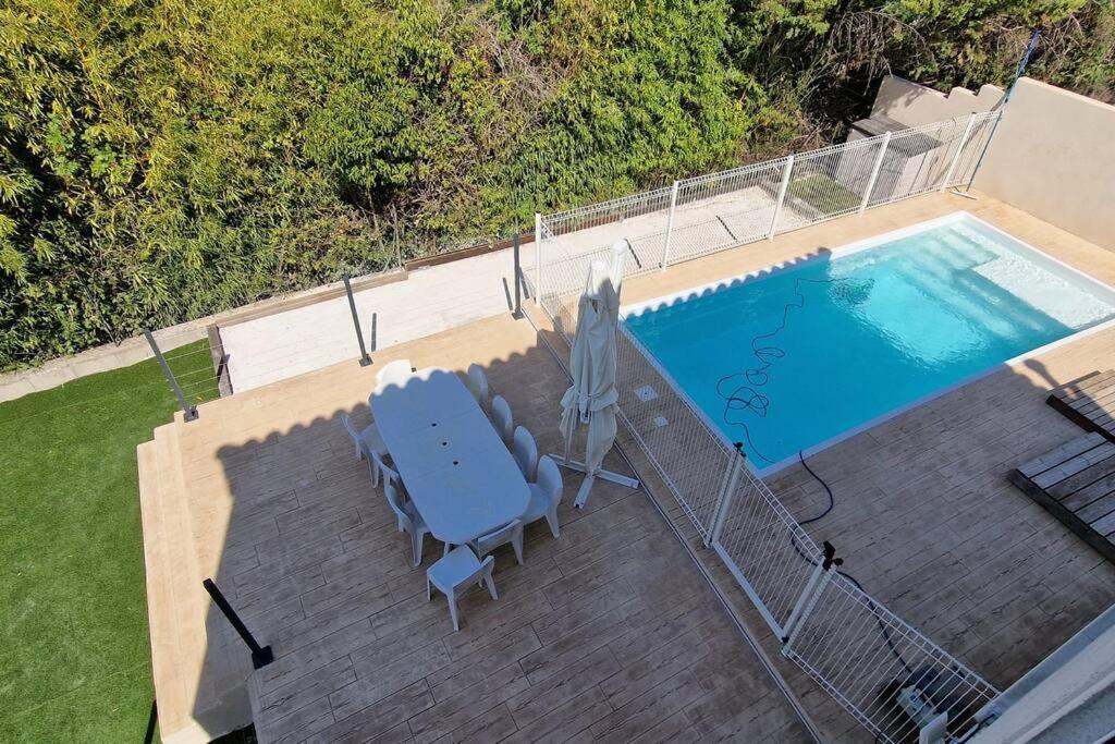 Villa Pour 10 Personnes Avec Piscine Et Jacuzzi Alès Kültér fotó